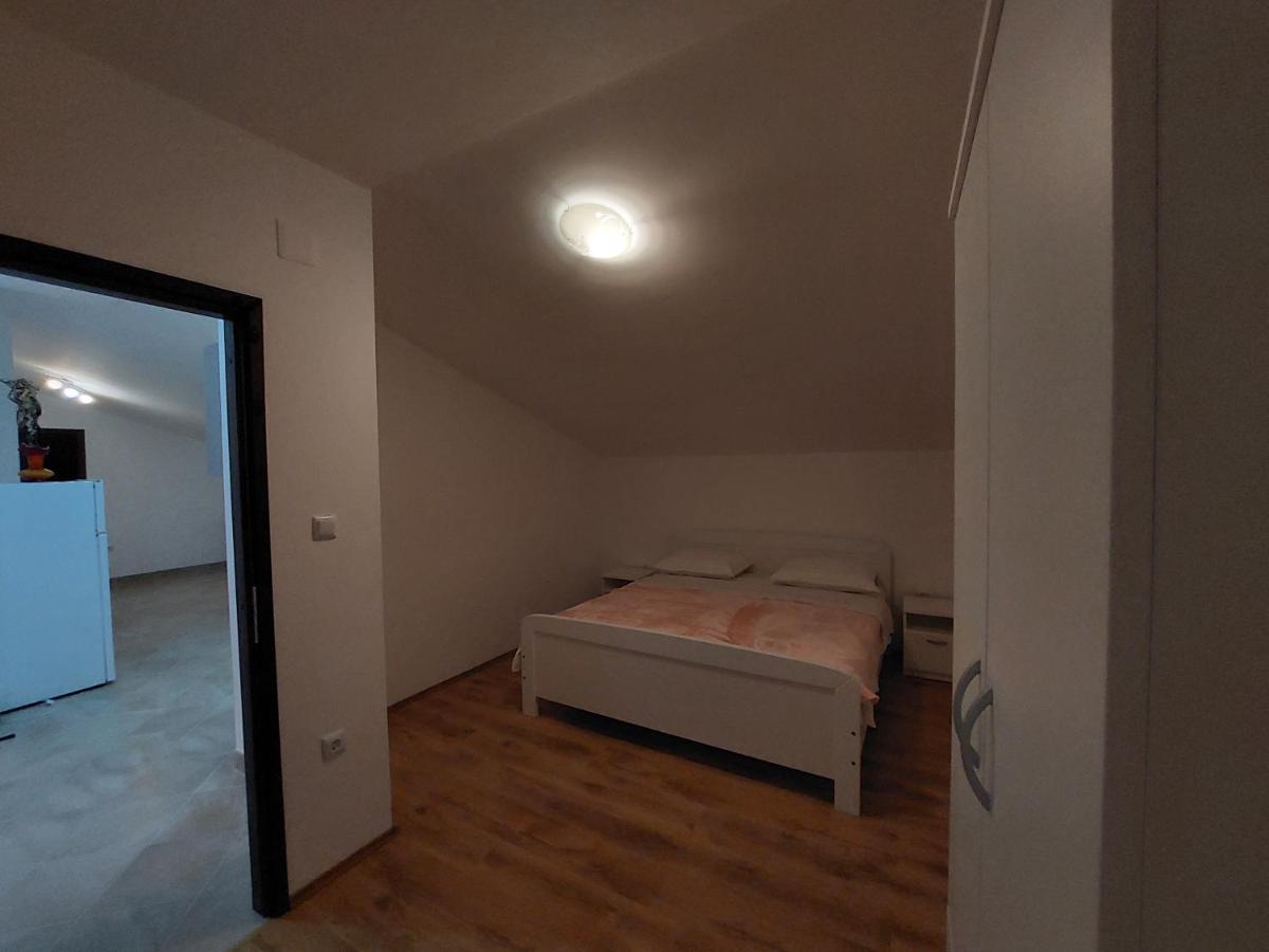 Apartman Ema Grebaštica Exterior foto